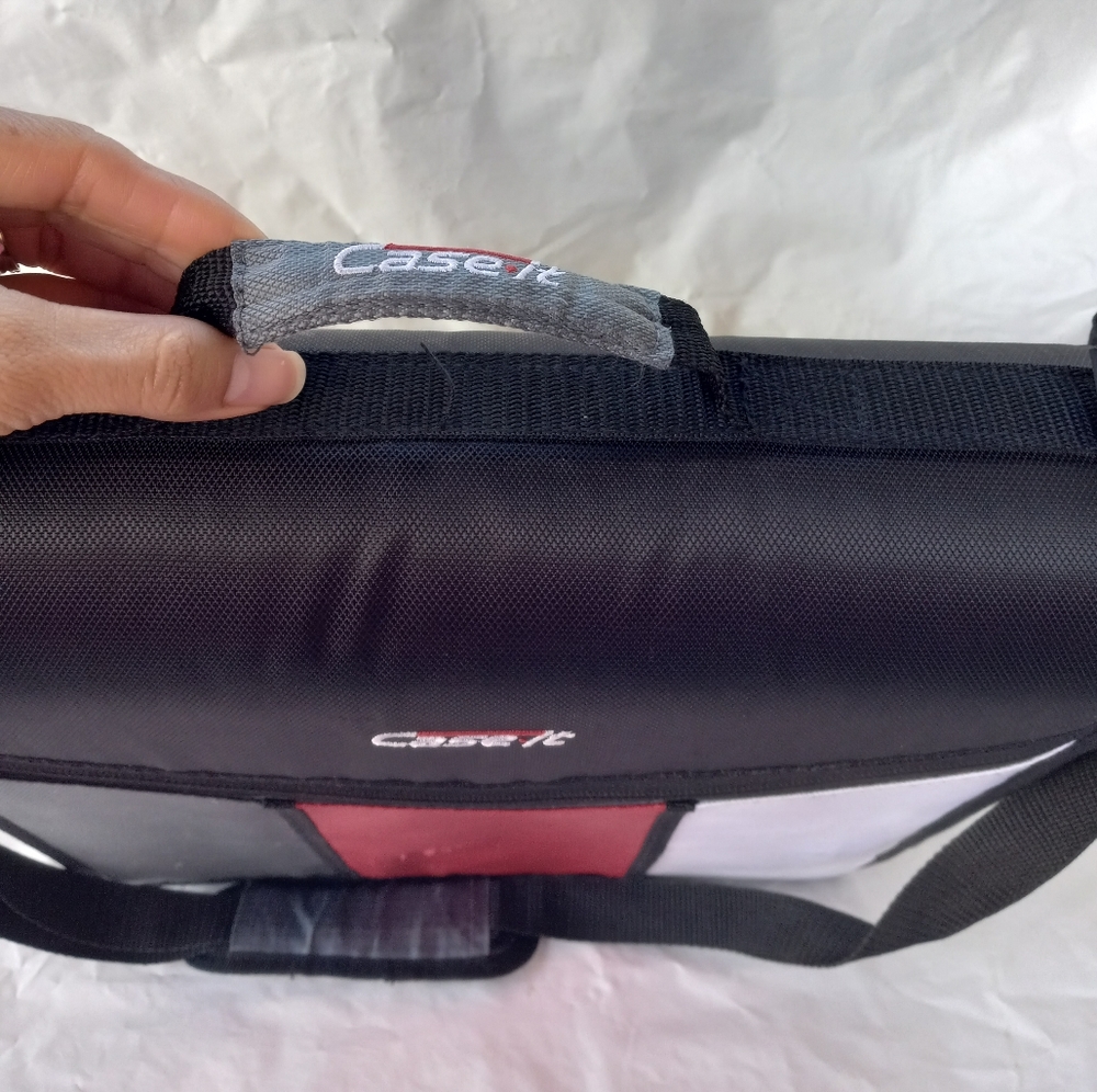 Case it 3 Ring Zipper Binder - Picture 10 of 13